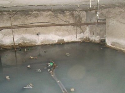 Bakıda 114 binanaın zirzəmisinə su yığılır 