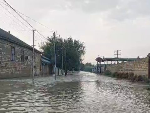 Hacıqabulda leysan nəticəsində 300-dən çox evi su basıb - FOTOLAR