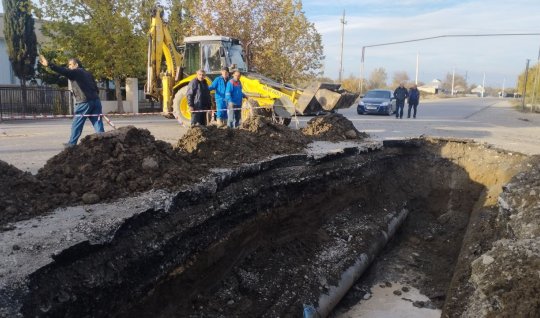 Kürdəmirdə magistral su boru xətti partladı