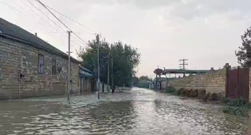 Hacıqabulda leysan nəticəsində 300-dən çox evi su basıb - FOTOLAR