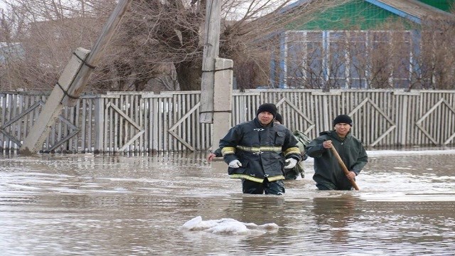 Qazaxıstanda DAŞQIN - 298 ev su altında qaldı