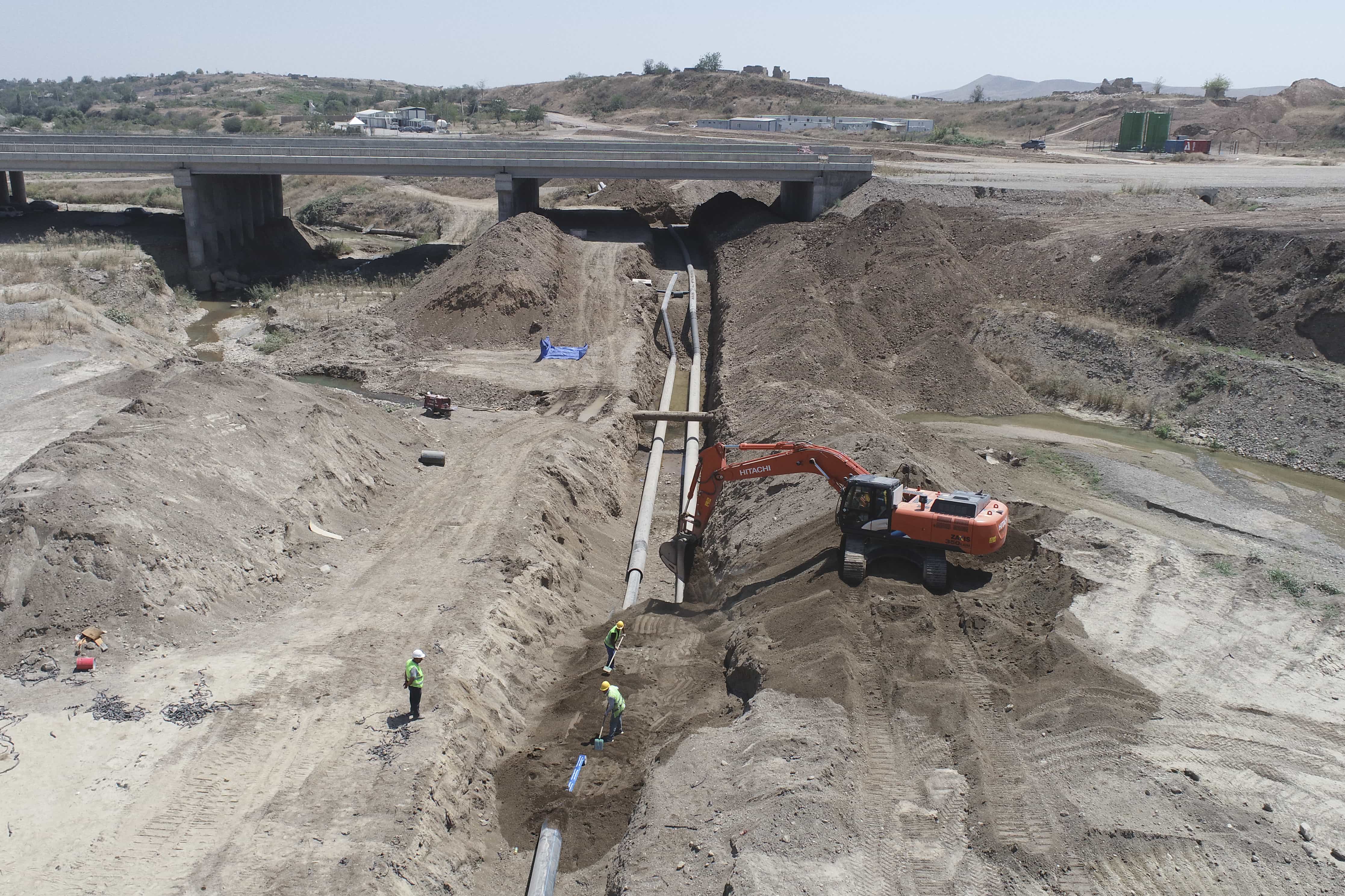 Füzuli şəhərində subartezian quyularının qazıntısına başlanılıb