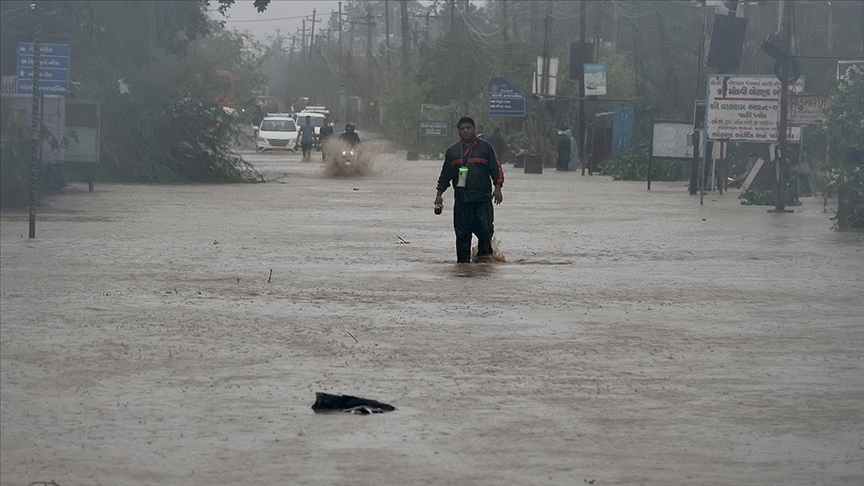 Pakistanda daşqınlar nəticəsində 35 nəfər ÖLÜB