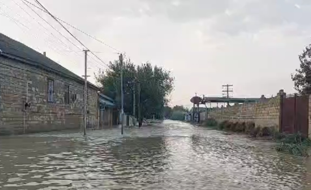 Hacıqabulda leysan nəticəsində 300-dən çox evi su basıb - FOTOLAR