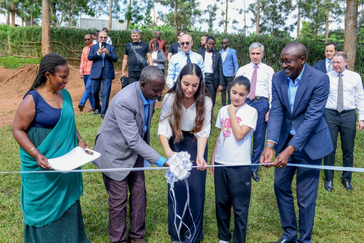 Heydər Əliyev Fondunun dəstəyi ilə Ruanda məktəbi içməli su ilə təchiz olunub - FOTO