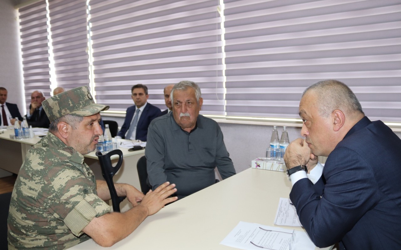 Zaur Mikayılov Xaçmazda vətəndaşların müraciətlərini dinlədi - FOTOLAR